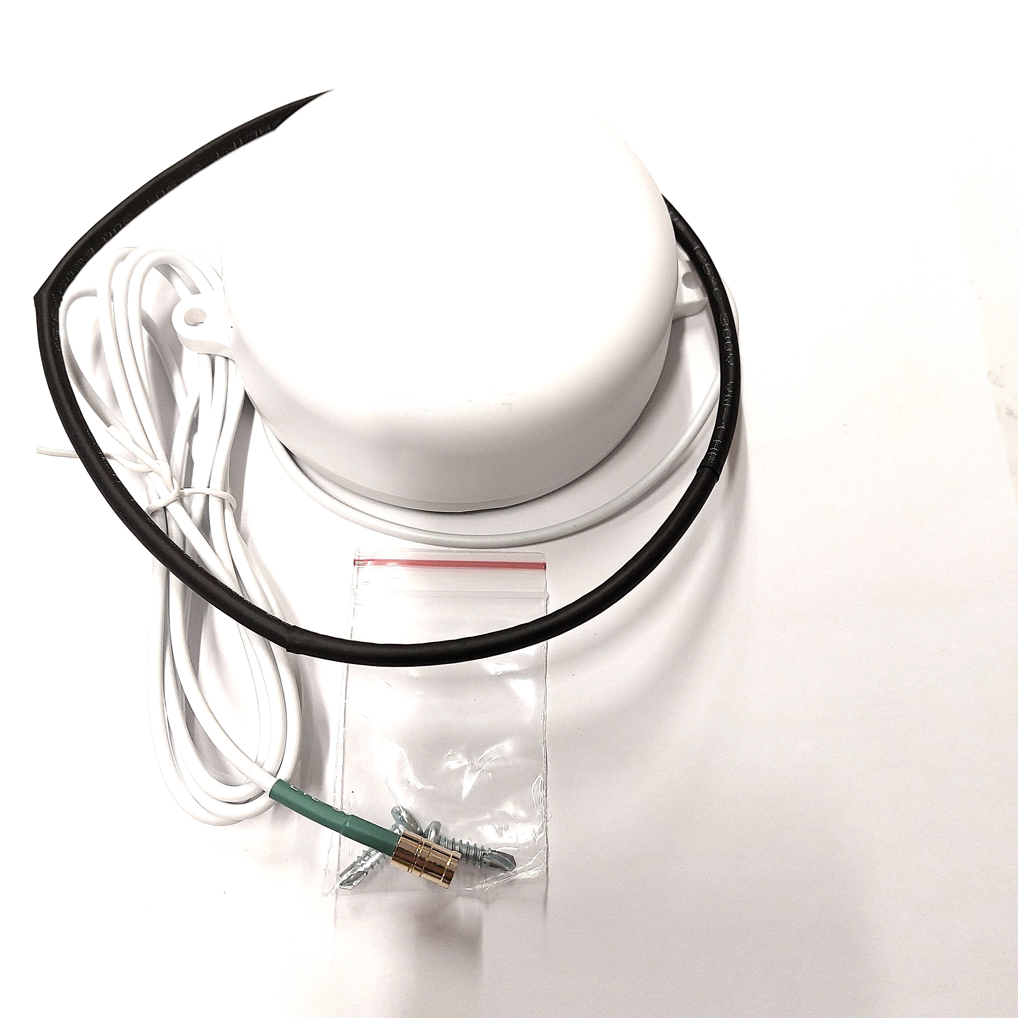 SmartPuck 5G tape screw 2.5m RG316 SMB-Female 600-6000 MHz
